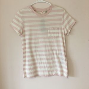 levi's pocket tee